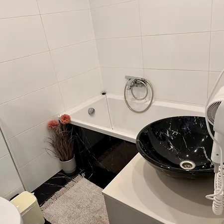 Na Rogu Dwupokojowy, 40m2 150m Od Morza דירה מידזיזדרויה