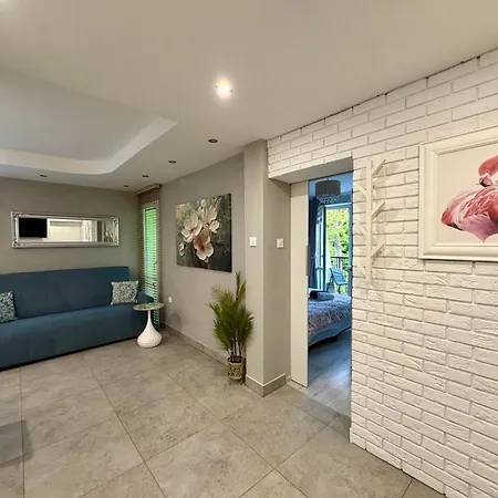 Na Rogu Dwupokojowy, 40m2 150m Od Morza